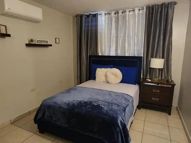 Holiday home Trinitarias House Piscina Karaoke Bar Wifi Villa Salinas