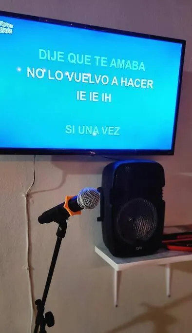Trinitarias House Piscina Karaoke Bar Wifi Villa Salinas Holiday home